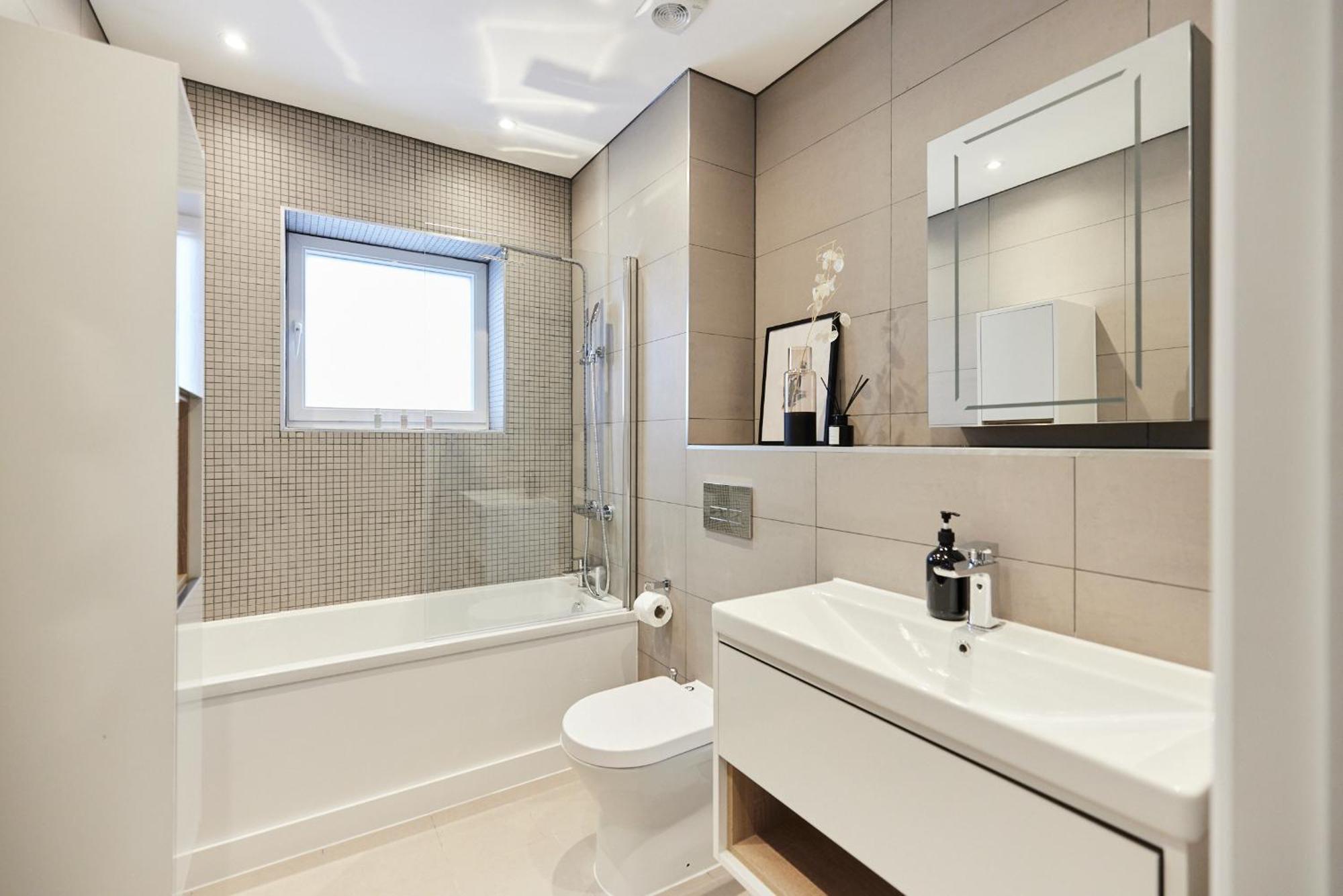 The Wembley Park Corner - Classy 2bdr Flat With Balcony Apartment *