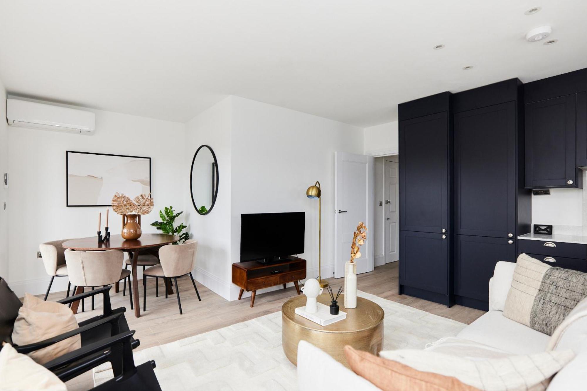 The Wembley Park Corner - Classy 2bdr Flat With Balcony London