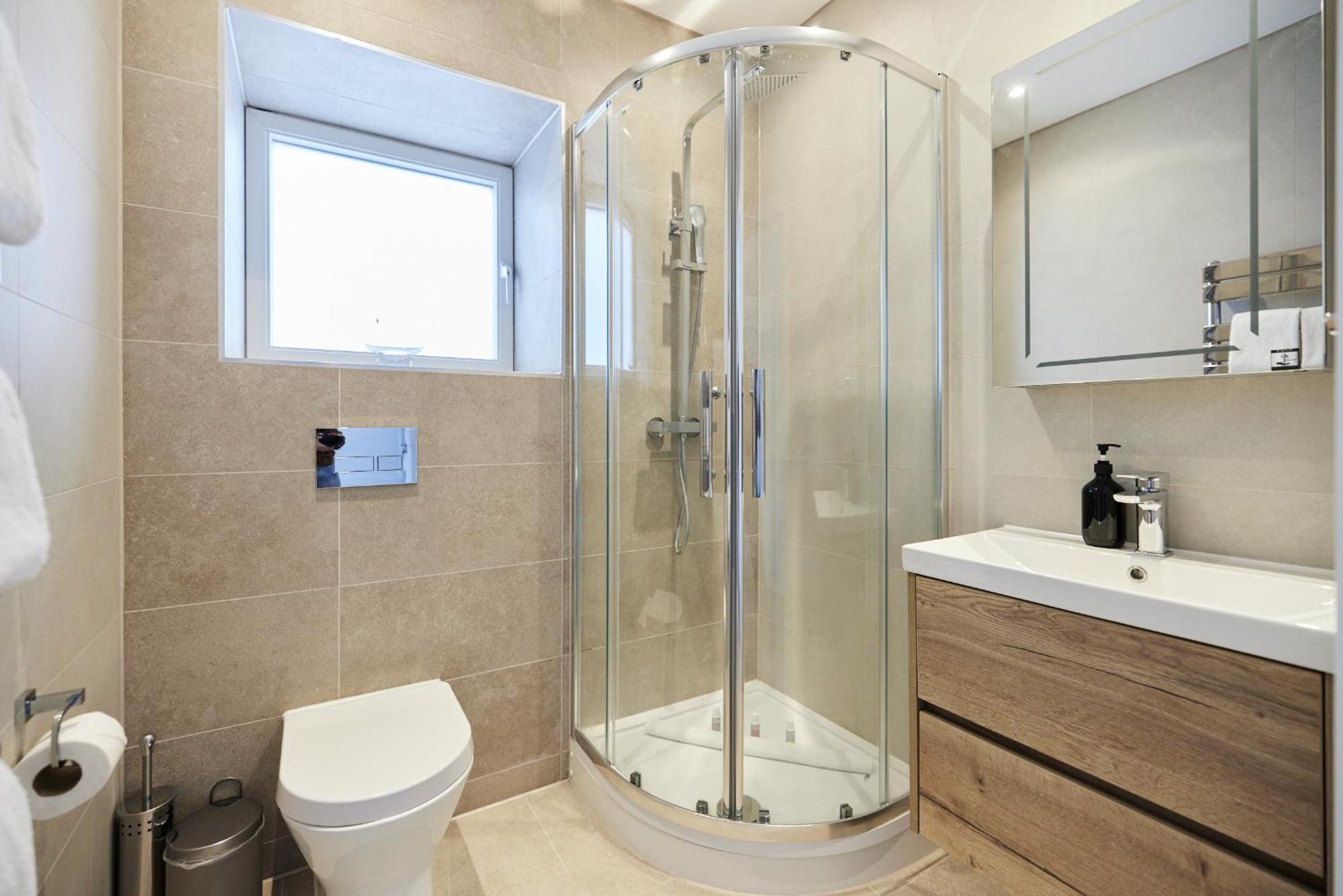 The Wembley Park Corner - Classy 2bdr Flat With Balcony
